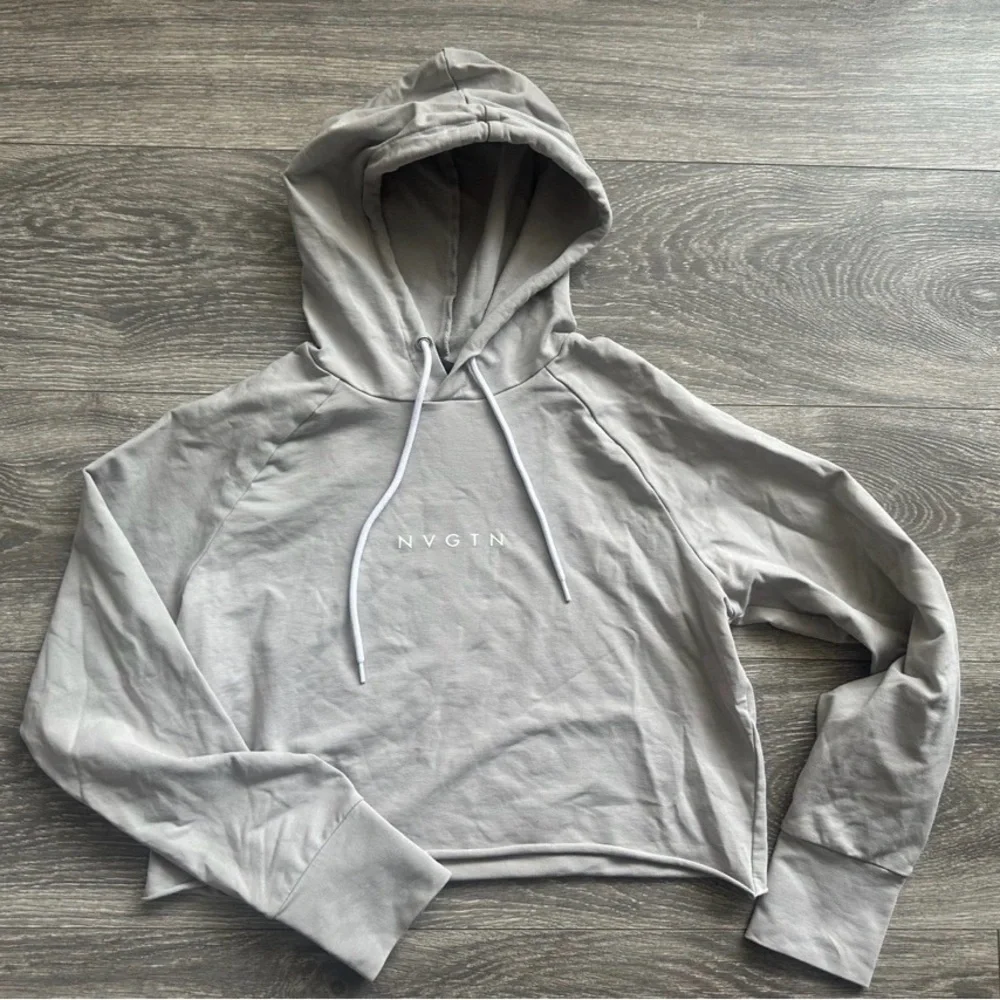 NVGTN Light Gray Cropped Sweatshirt Sz M nwot - Picture 3 of 5